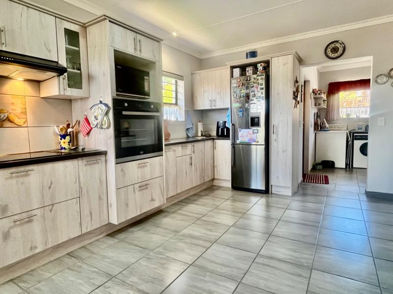 3 Bedroom Property for Sale in Fraaiuitsig Western Cape